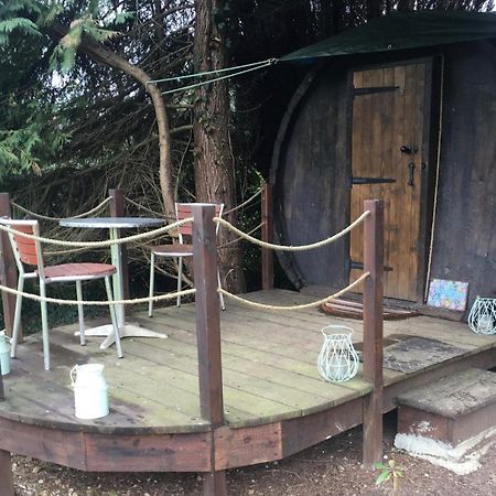 Charming 2-Bed Cabin In Domfront-En-Poiraie Perrou Ngoại thất bức ảnh