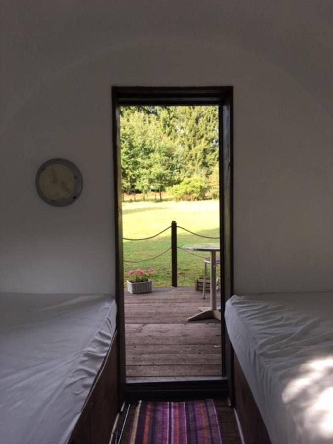 Charming 2-Bed Cabin In Domfront-En-Poiraie Perrou Ngoại thất bức ảnh