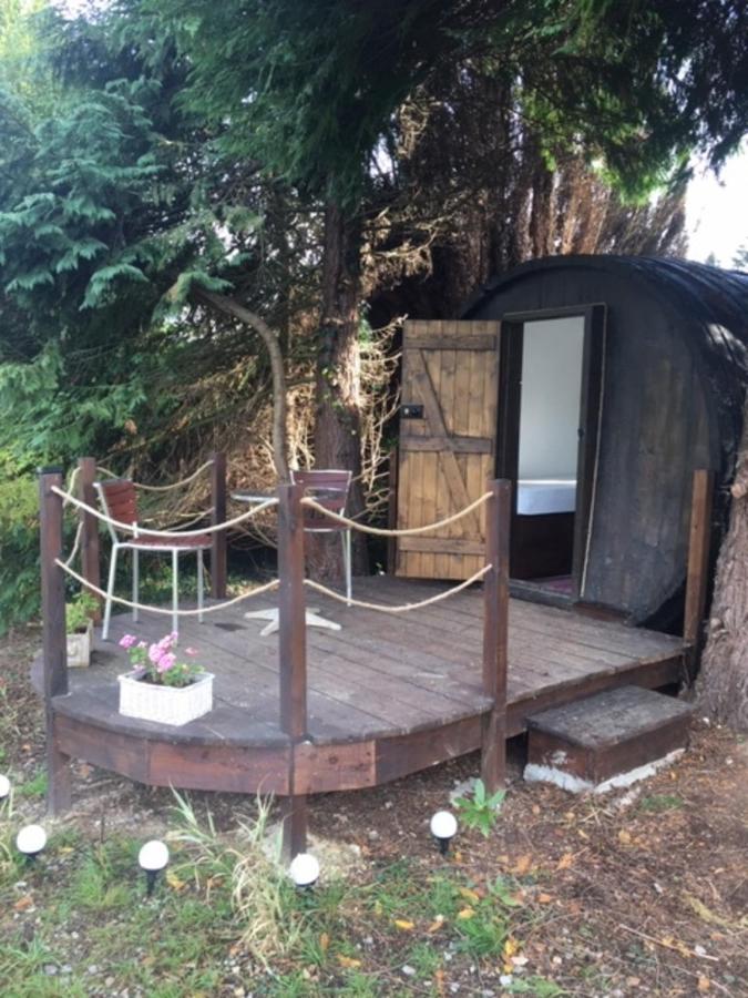 Charming 2-Bed Cabin In Domfront-En-Poiraie Perrou Ngoại thất bức ảnh
